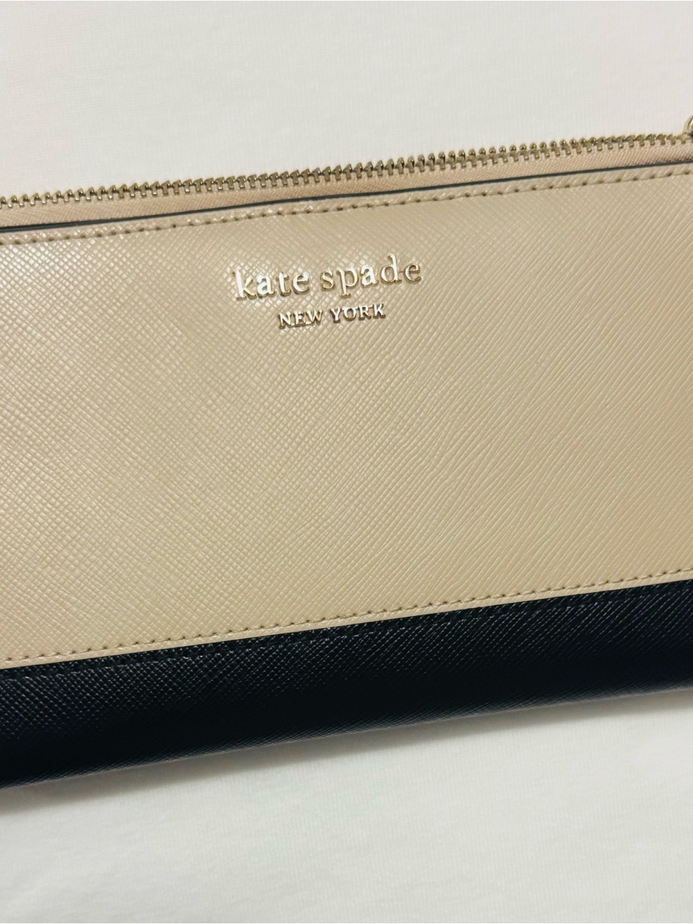 kate spade Two-Tone Cream and Black Saffiano Wristlet
